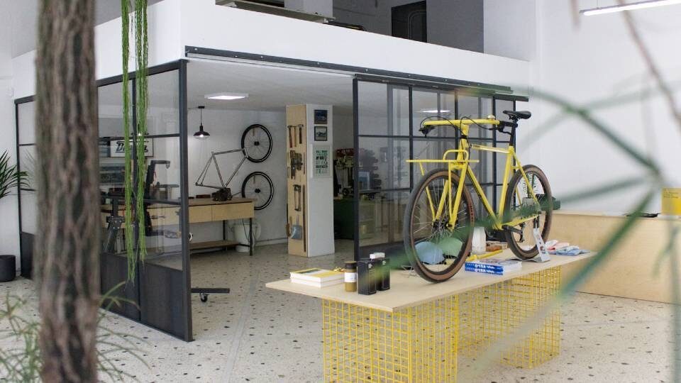 Donhou Bicycles: O Thomas Donhou φτιάχνει custom-made ποδήλατα στην Κυψέλη