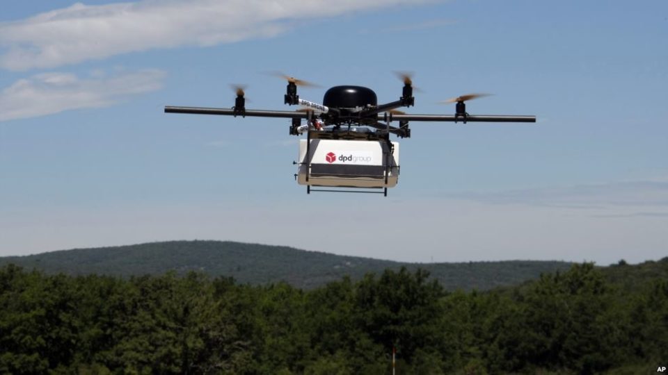 Μέσα σε 13 λεπτά έγινε η πρώτη παράδοση εμπορευμάτων με drone 
