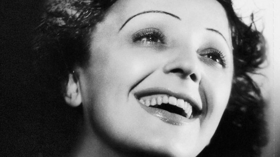 Edith Piaf: Η γυναίκα που δεν πτοήθηκε ποτέ!