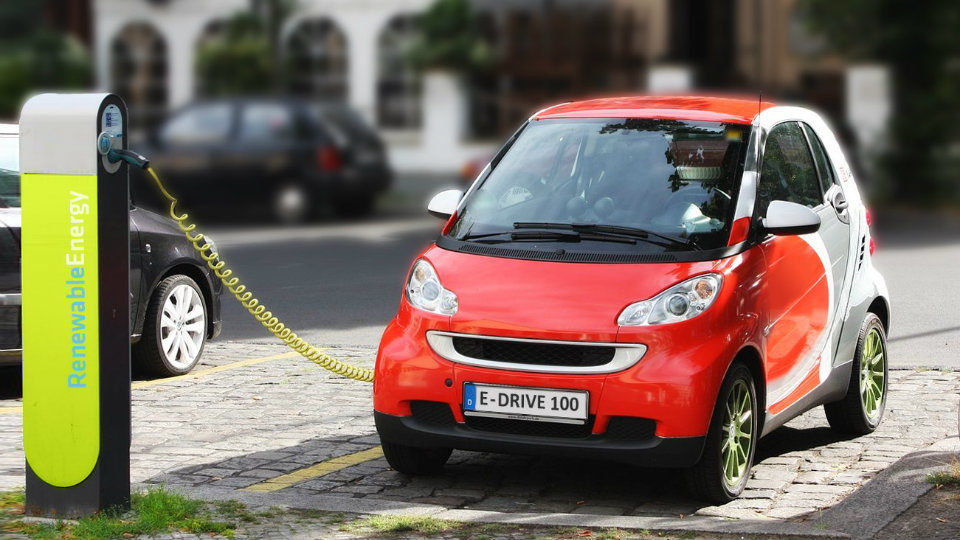 Fiat Chrysler και Foxconn ετοιμάζουν κοινοπραξία για ηλεκτρικά αυτοκίνητα