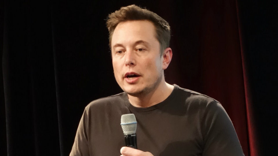 Elon Musk: Η Tesla θα απολύσει το 3,5% του συνολικού εργατικού δυναμικού