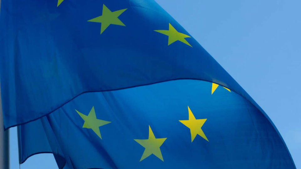 ΕΕ: Προσωρινή συμφωνία για το διασυνοριακό ηλεκτρονικό εμπόριο