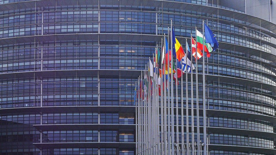 Ευρωπαϊκό Κοινοβούλιο: Ψηφίζει αύξηση 100 εκ. ευρώ για έρευνα και Erasmus