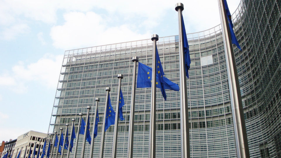 Η Κομισιόν προτείνει νέα μέτρα για την τόνωση των κεφαλαιαγορών της Ευρώπης