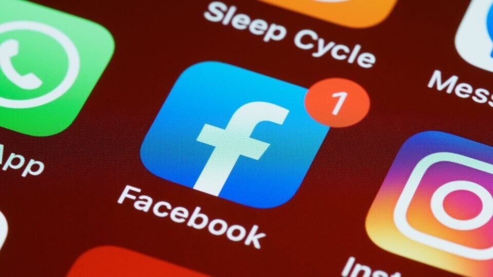 Η Facebook σχεδιάζει να αλλάξει όνομα, λόγω της επικέντρωσης στο metaverse
