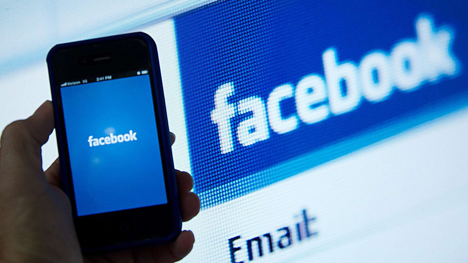 Το Facebook προσφέρει δωρεά 100.000 δολαρίων στον Ελληνικό Ερυθρό Σταυρό