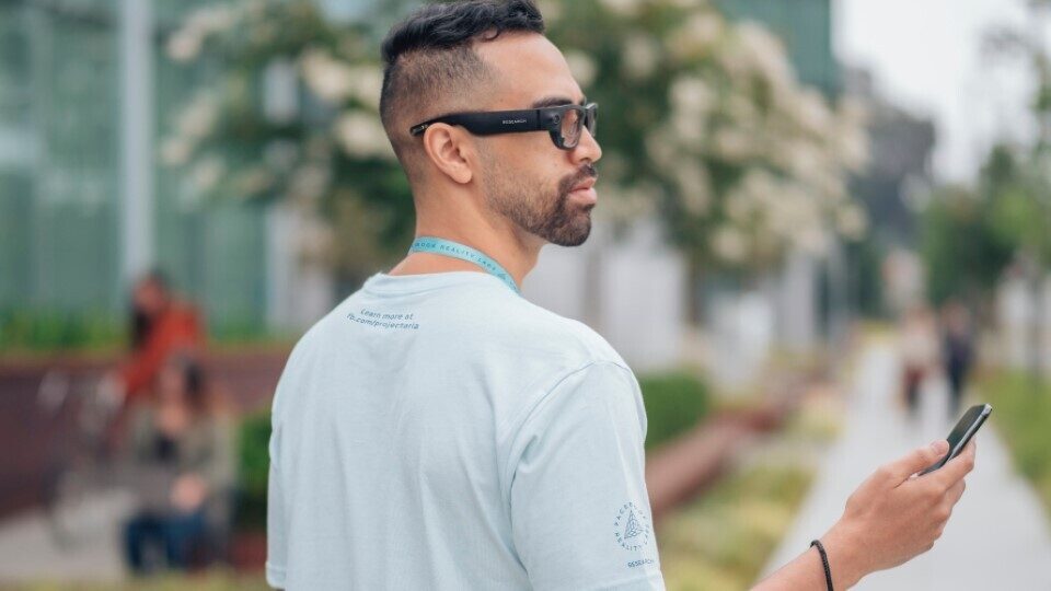 Τα πρώτα «έξυπνα γυαλιά» της Facebook θα είναι Ray-Ban και έρχονται το 2021