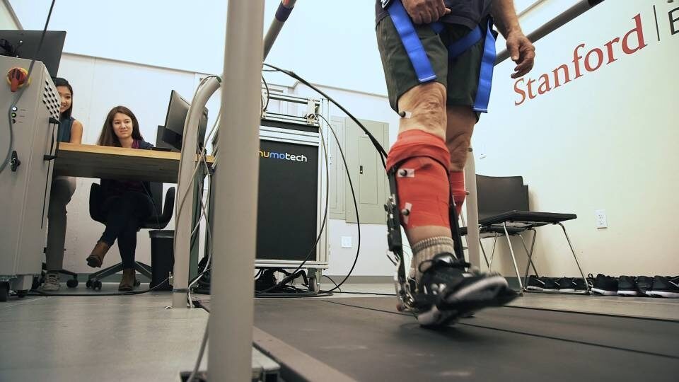 Ένας πειραματικός εξωσκελετός αυξάνει την ταχύτητα περπατήματος κατά 40%