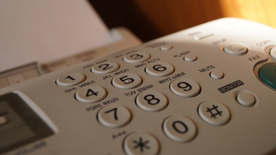 Το δημόσιο βάζει τέλος στο fax από την 1η Ιανουαρίου - Τι προβλέπεται