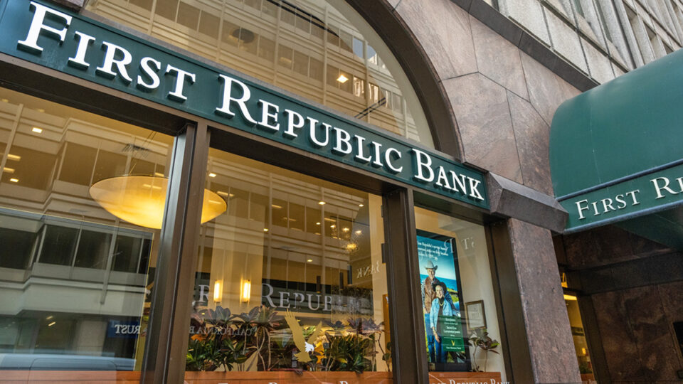 Τίτλοι τέλους για First Republic Bank: Στην JPMorgan καταθέσεις - ενεργητικό