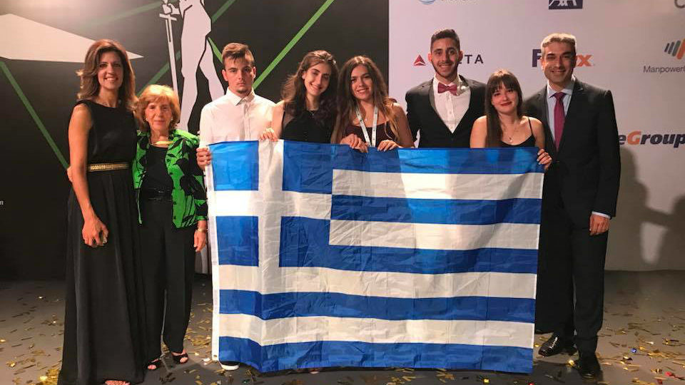 Βραβεύτηκε το «έξυπνο κράνος» των μαθητών της Καλαμάτας στον Ευρωπαϊκό διαγωνισμό μαθητικής επιχειρηματικότητας