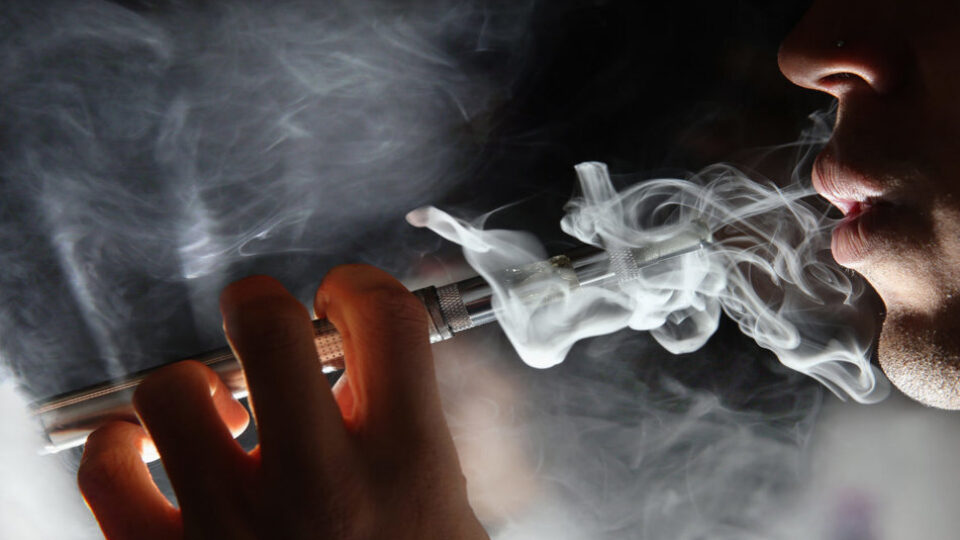 Η Νέα Υόρκη απαγορεύει τα αρωματικά ηλεκτρονικά τσιγάρα