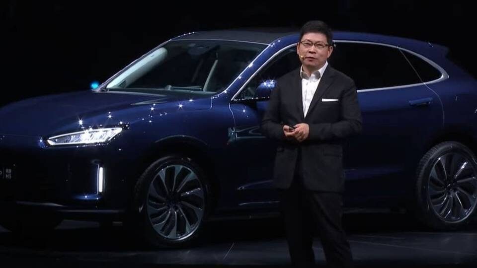 Στη «μάχη» των ηλεκτρικών αυτοκινήτων μπαίνει η Huawei, ανταγωνιζόμενη την Tesla