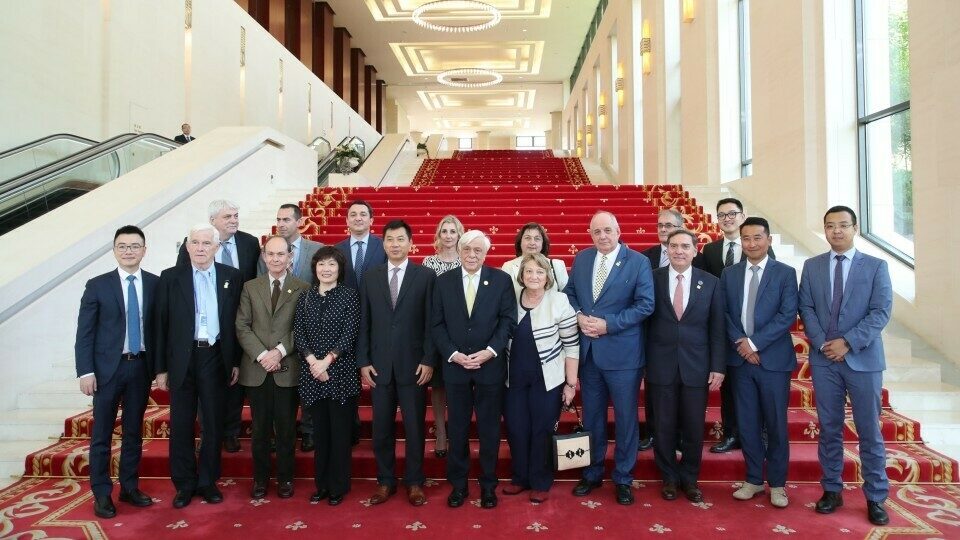 Ο Πρόεδρος της Ελληνικής Δημοκρατίας επισκέφθηκε τη Huawei στο Πεκίνο
