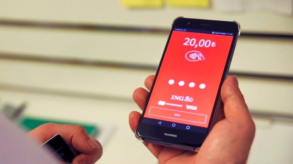 Η ING δοκιμάζει εφαρμογή που «μετατρέπει» τα κινητά σε τερματικά POS