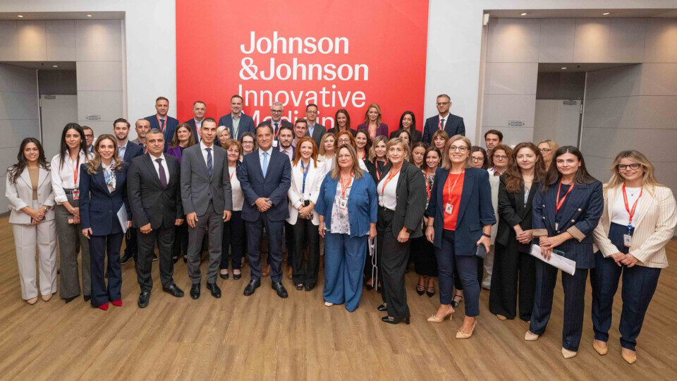 Η Johnson & Johnson IM Ελλάδος σε συνάντηση με τον Άδωνι Γεωργιάδη για τις κλινικές μελέτες