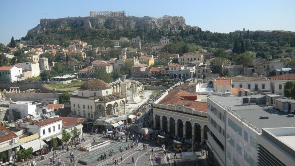 Μέχρι 31 Δεκεμβρίου τα τέλη κατάληψης κοινόχρηστων χώρων στον Δήμο Αθηναίων