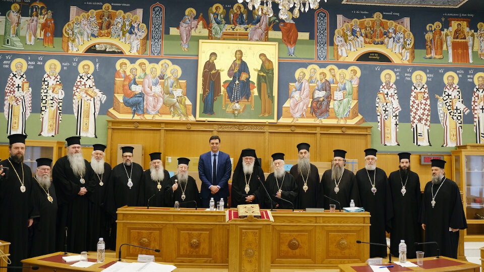 Δωρεά της Εκκλησίας της Ελλάδος στο ΕΣΥ αξίας 97 χιλ. € - Συνάντηση Κικίλια - Ιερώνυμου