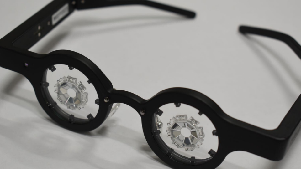 Ιαπωνική εταιρεία θα διαθέσει «έξυπνα γυαλιά» που διορθώνουν τη μυωπία