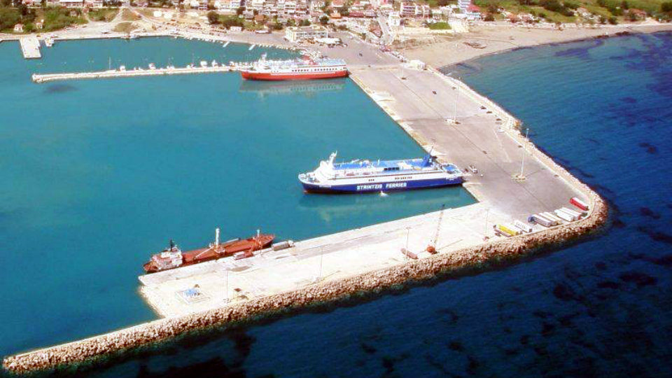 Κυλλήνη: Εγκαινιάστηκε η πρώτη εγκατάσταση σημείου ηλεκτροδότησης υβριδικού πλοίου