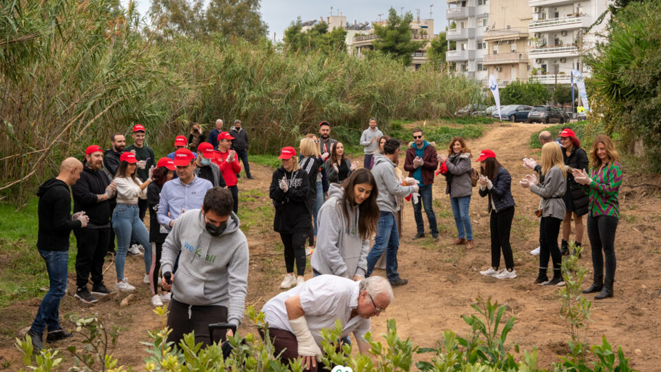 Δεντροφύτευση στο Παλαιό Φάληρο από τη l’artigiano σε συνεργασία με το “We4all”