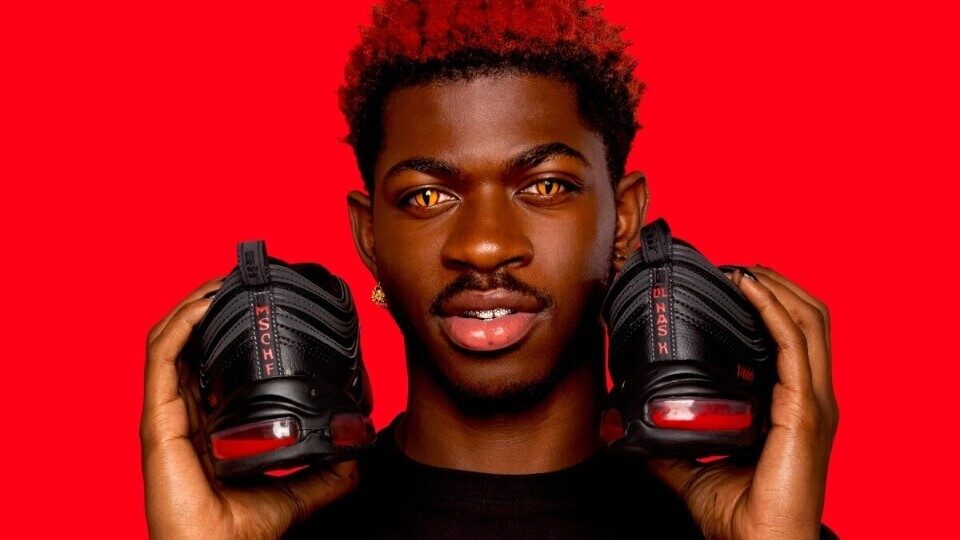 «Σατανικά παπούτσια»: Δικαστική νίκη για την Nike - Σταματούν οι πωλήσεις
