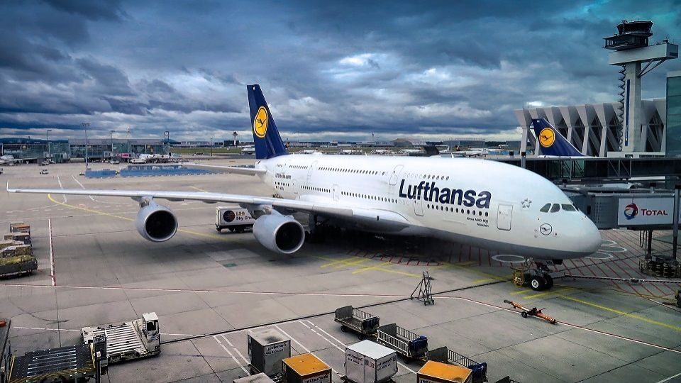 Lufthansa: Ζημιά 2 δισεκατομμυρίων ευρώ έφερε η πανδημική κρίση