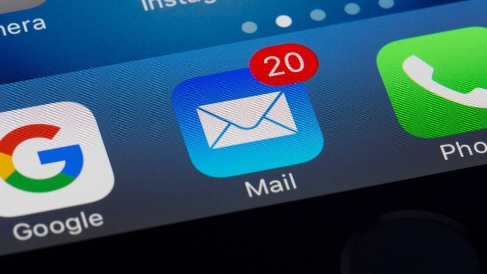 Πώς θα διαχειριστείς τα emails σου μετά τις διακοπές