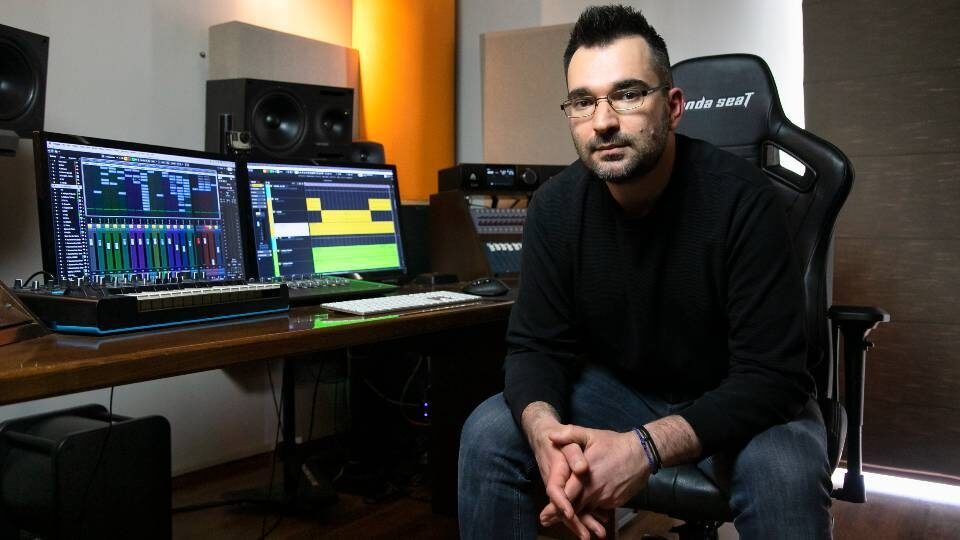 Grey Studios Athens: Η ομάδα που αλλάζει το επίπεδο στην παραγωγή ήχου και μουσικής
