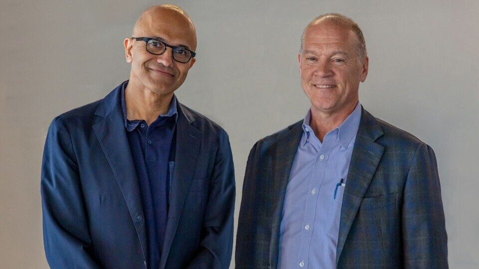 Συμφωνία δισεκατομμυρίων μεταξύ Microsoft και AT&T για το «σύννεφο»