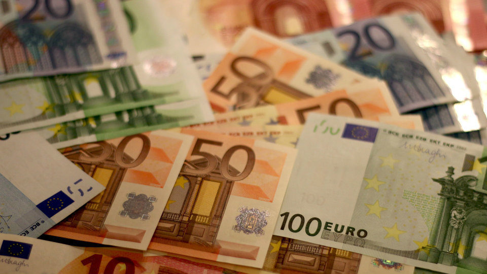 Με 400 εκατ. ευρώ ξεκινά την νέα χρηματοδότηση μικρο-μεσαίων επιχειρήσεων η ΕΤΕπ στην Ελλάδα