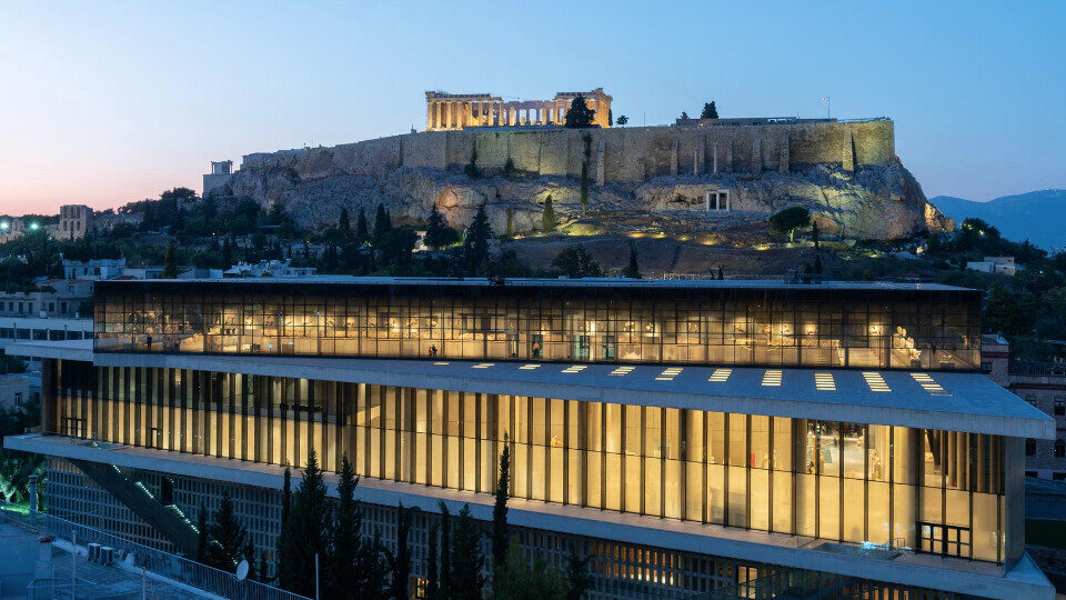 Σφράγιση τμήματος του Ξενοδοχείου Coco-Mat Athens BC από το υπ. Τουρισμού