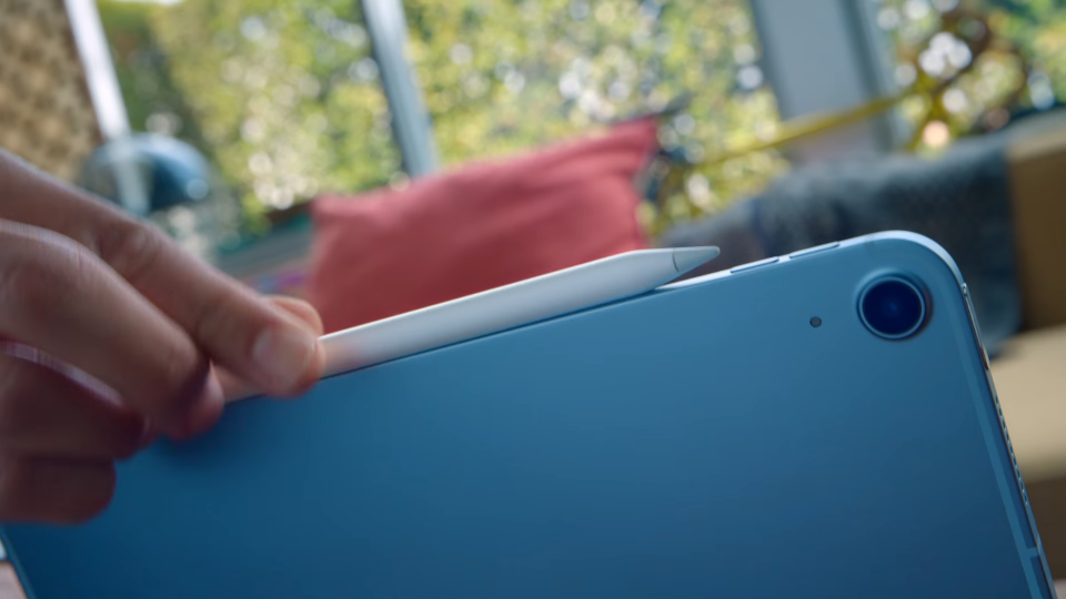 Η Apple παρουσίασε ανανεωμένα «έξυπνα» ρολόγια και τη νέα γενιά των iPad [video]