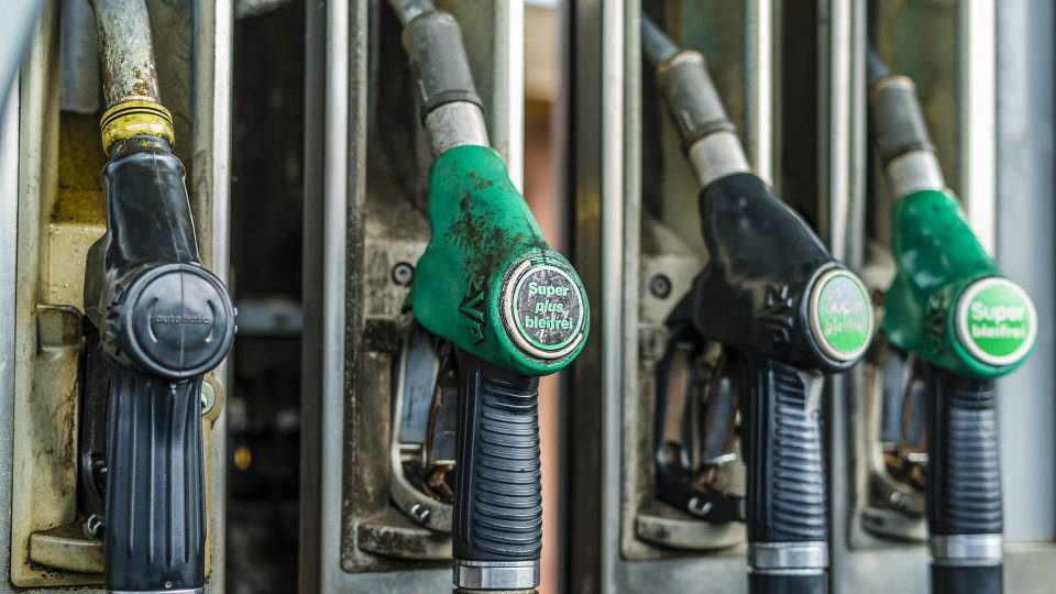 Αντιδρούν οι βενζινοπώλες για το ενδεχόμενο πλαφόν στα καύσιμα