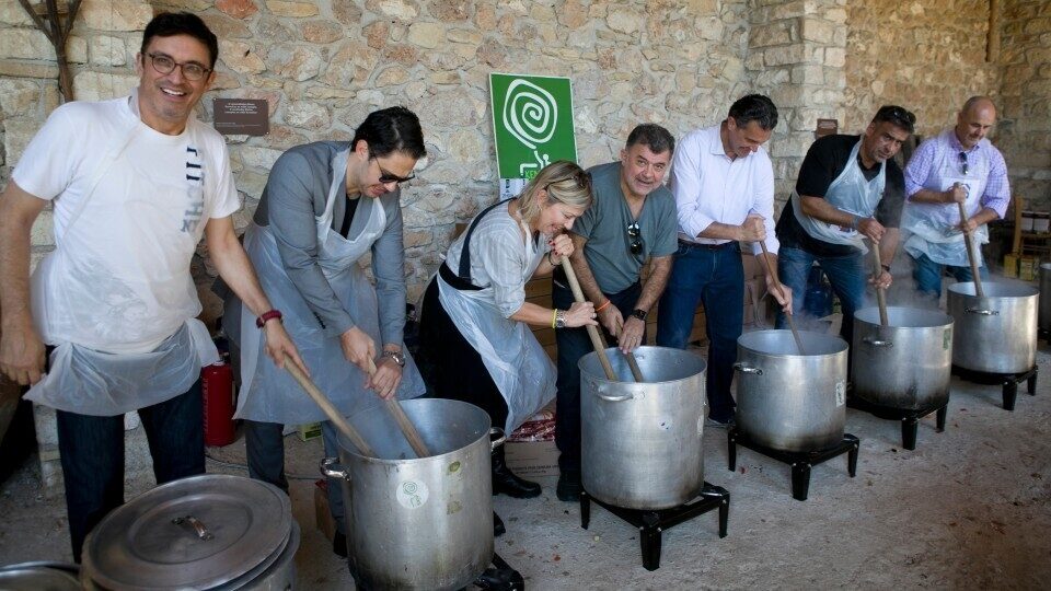 ΣΕΣΑΕ: 2.000 μερίδες φαγητό μαγείρεψαν τα μέλη του σε συνεργασία με την Οργάνωση ΓΗ