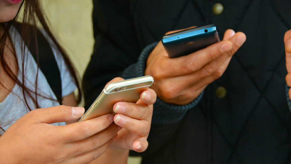 Η ιστορία του SMS: Από μια πιτσαρία στην κατάκτηση των τηλεπικοινωνιών