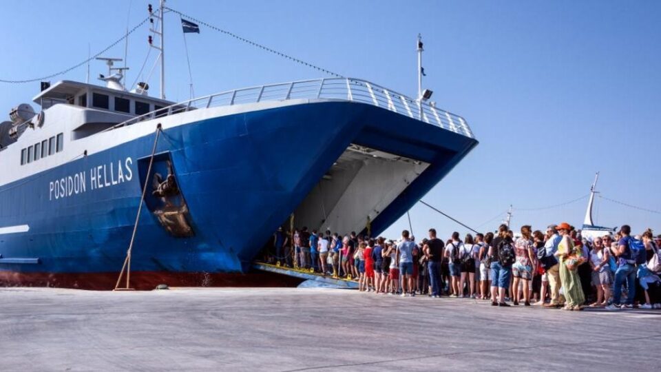 Εκπτώσεις σε ακτοπλοϊκά και αεροπορικά εισιτήρια για τoυς νεοδιορισθέντες εκπαιδευτικούς