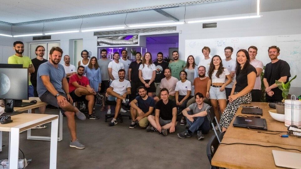 Plum: Η βρετανική startup με τον Έλληνα συνιδρυτή «σήκωσε» 8,7 εκατ. ευρώ