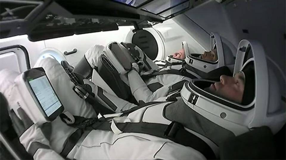 Η SpaceX εκτόξευσε την πρώτη αποστολή με διαστημικούς «τουρίστες» [video]