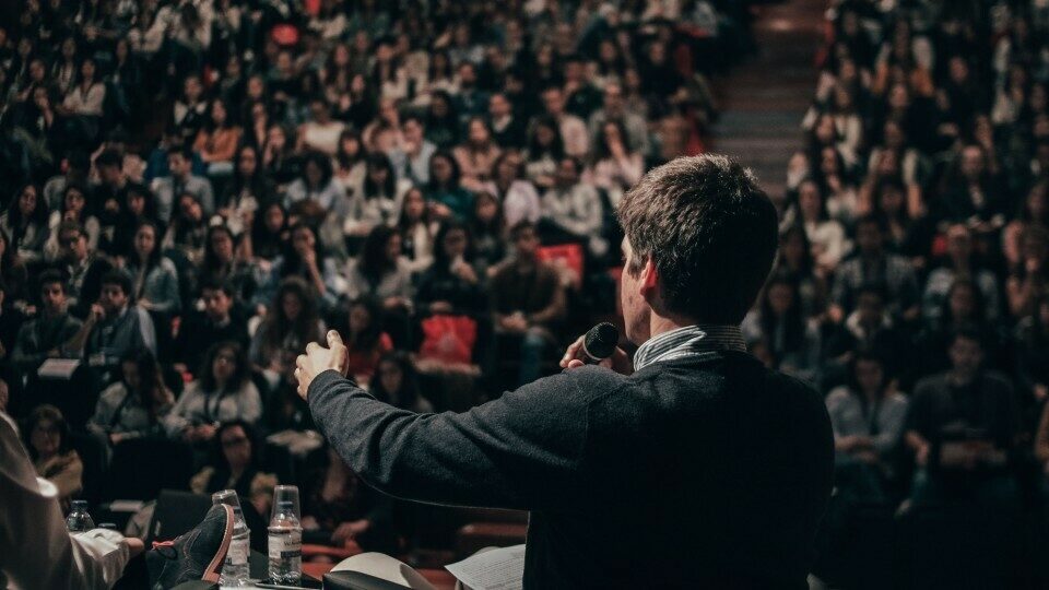 Political Coaching: Βοηθώντας τον πολιτικό να μείνει εστιασμένος στους στόχους του