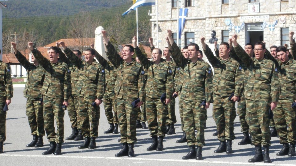 Την αλλαγή της στρατιωτικής θητείας "μέσα στους επόμενους 24 μήνες" γνωστοποίησε ο Δένδιας - Ποιες οι αλλαγές