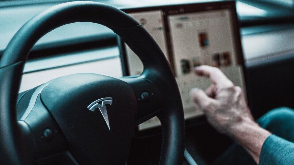 Μειώθηκαν οι παραδόσεις των Tesla αντίθετα με τις προσδοκίες του Elon Musk