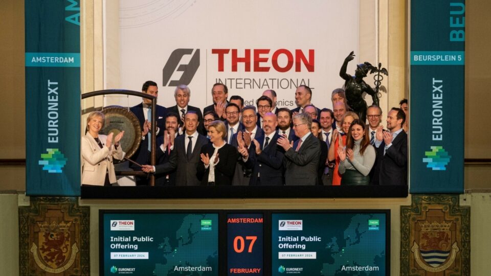 Theon International: Ρεκόρ εσόδων - ετοιμάζει την πρώτη της εξαγορά