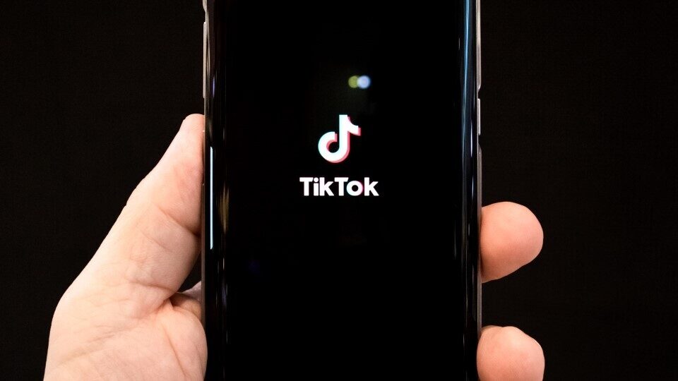 Επανέρχεται το TikTok στις ΗΠΑ μετά την προσωρινή αναστολή της λειτουργίας του