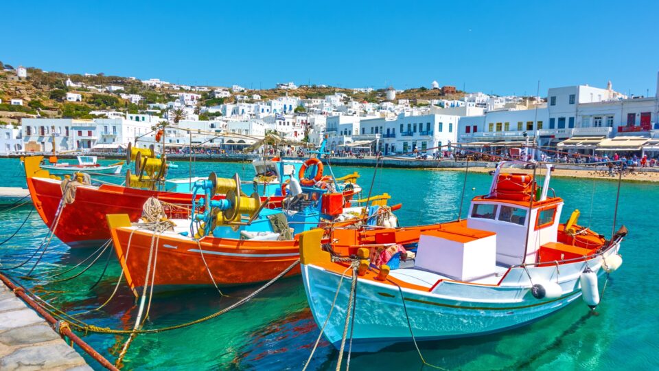 Πόσοι Έλληνες ετοιμάζουν ταξίδι εγχώρια ή στο εξωτερικό - προτιμήσεις και αγαπημένοι προορισμοί
