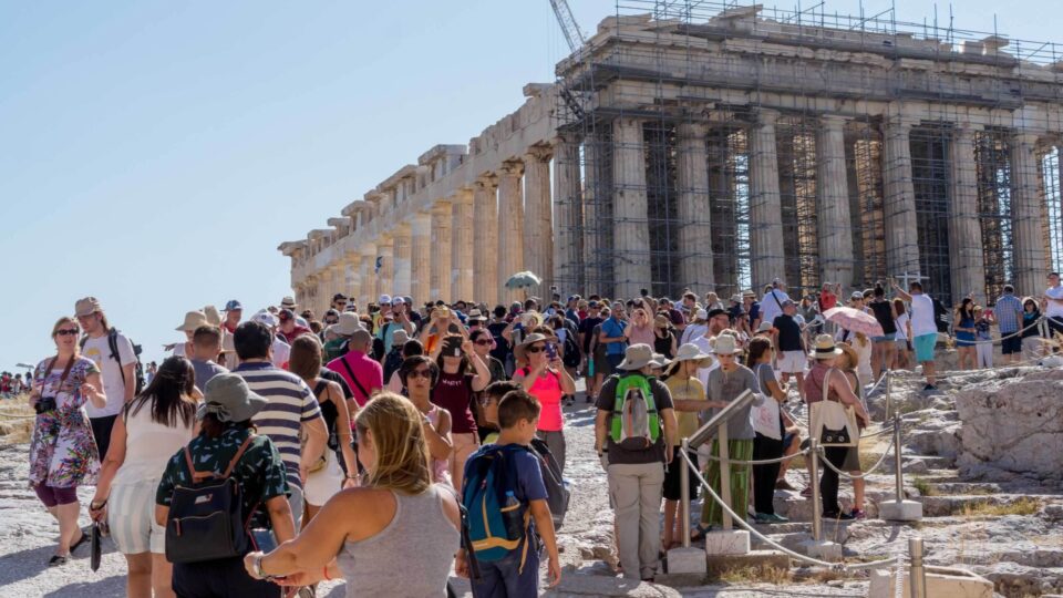 Τι αλλάζει στις προϋποθέσεις εισόδου ξένων τουριστών στην Ελλάδα - Όλη η ΚΥΑ