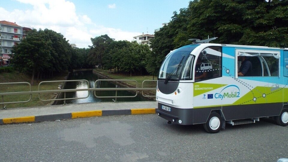 Τα λεωφορεία χωρίς οδηγό επιστρέφουν στα Τρίκαλα
