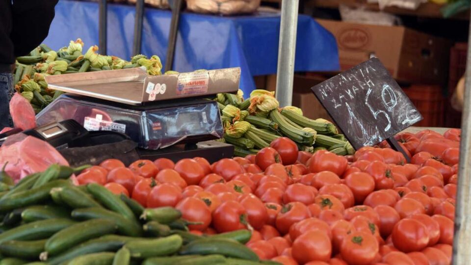 Πόσοι Έλληνες αντιμετωπίζουν σοβαρή ανεπάρκεια τροφής σήμερα;