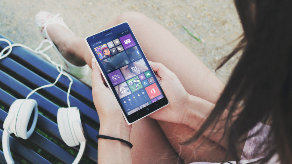 Η Microsoft «τελειώνει» τα Windows 10 Mobile τον ερχόμενο Δεκέμβριο
