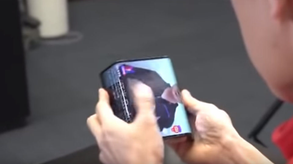 Xiaomi: Αυτό είναι το smartphone που διπλώνει στα τρία! [video]